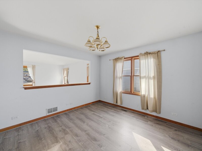 626 Pleasure Drive Mundelein IL 60060