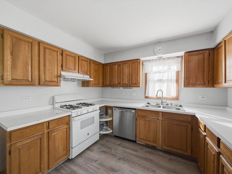 626 Pleasure Drive Mundelein IL 60060