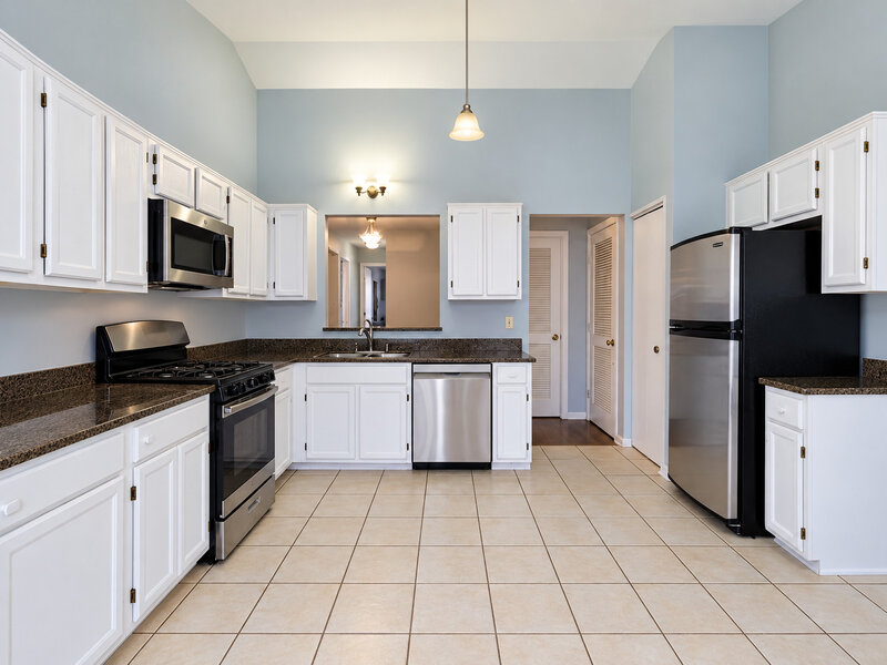 7 Hoover Court Streamwood IL 60107