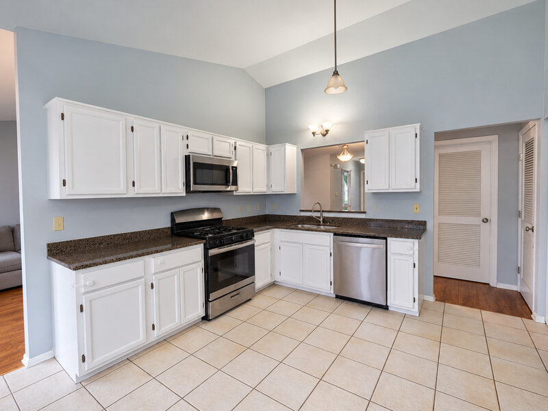 7 Hoover Court Streamwood IL 60107