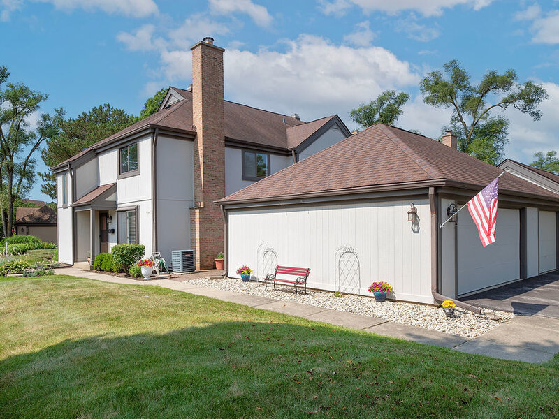 1296 Farnsworth Lane Buffalo Grove IL 60089