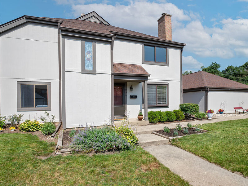 1296 Farnsworth Lane Buffalo Grove IL 60089