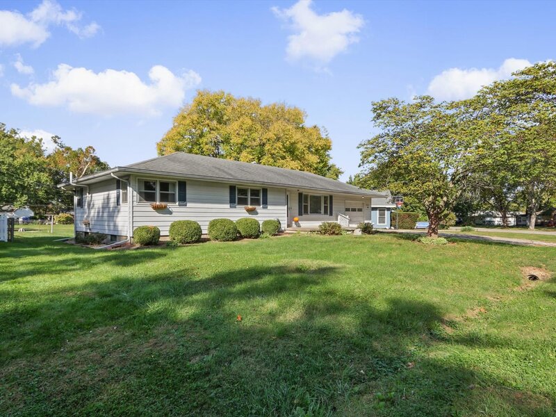 810 Longview Road Monticello IL 61856