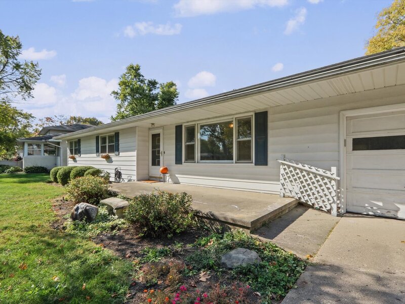810 Longview Road Monticello IL 61856