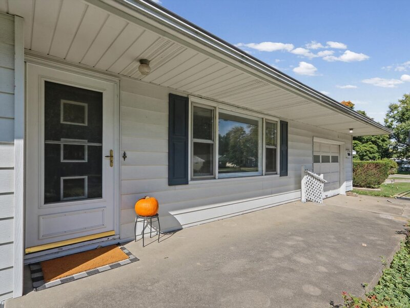 810 Longview Road Monticello IL 61856