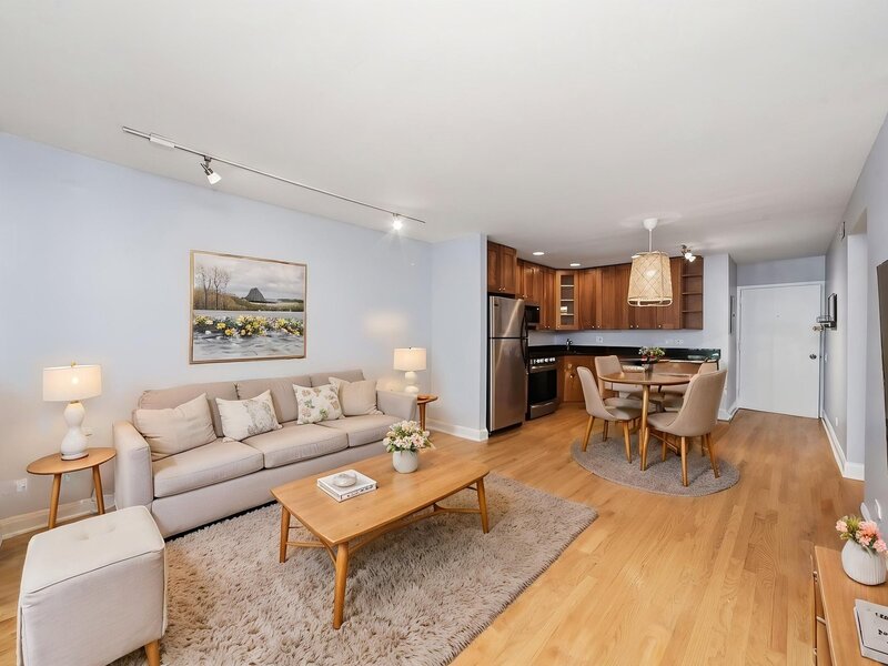 2140 N Lincoln Avenue Chicago IL 60614
