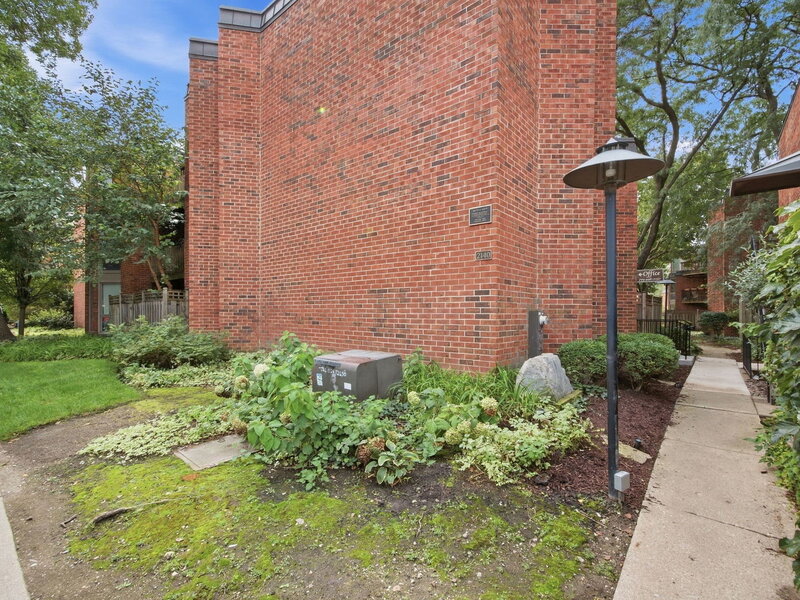 2140 N Lincoln Avenue Chicago IL 60614