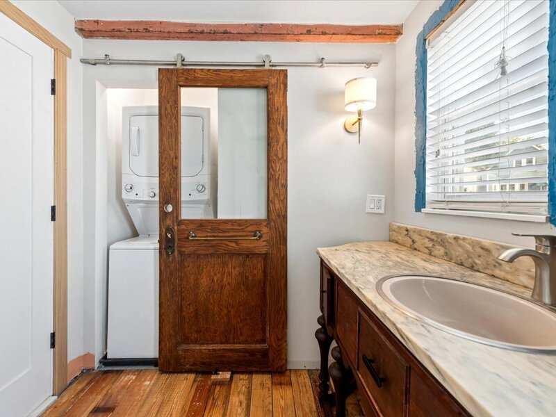 2966 W Nelson Street Chicago IL 60618
