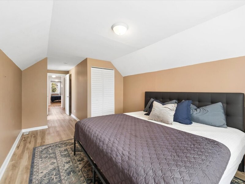 2966 W Nelson Street Chicago IL 60618