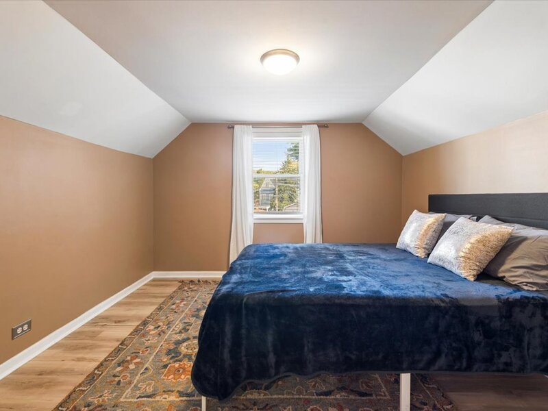 2966 W Nelson Street Chicago IL 60618