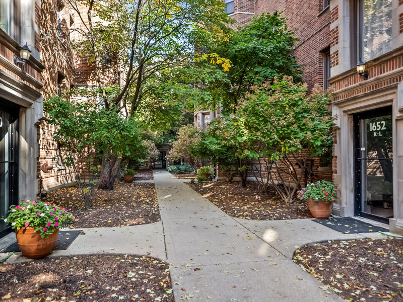 1654 W Farwell Avenue Chicago IL 60626