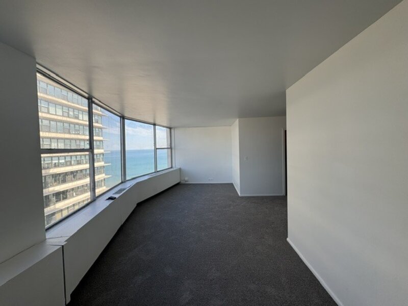 5757 N Sheridan Road Chicago IL 60660
