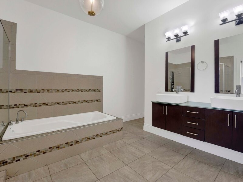 4627 S Saint Lawrence Avenue Chicago IL 60653