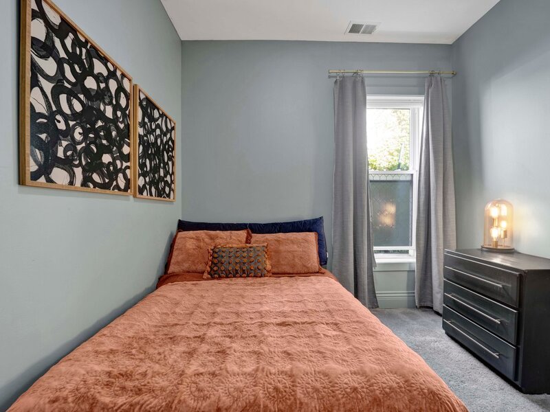 4627 S Saint Lawrence Avenue Chicago IL 60653