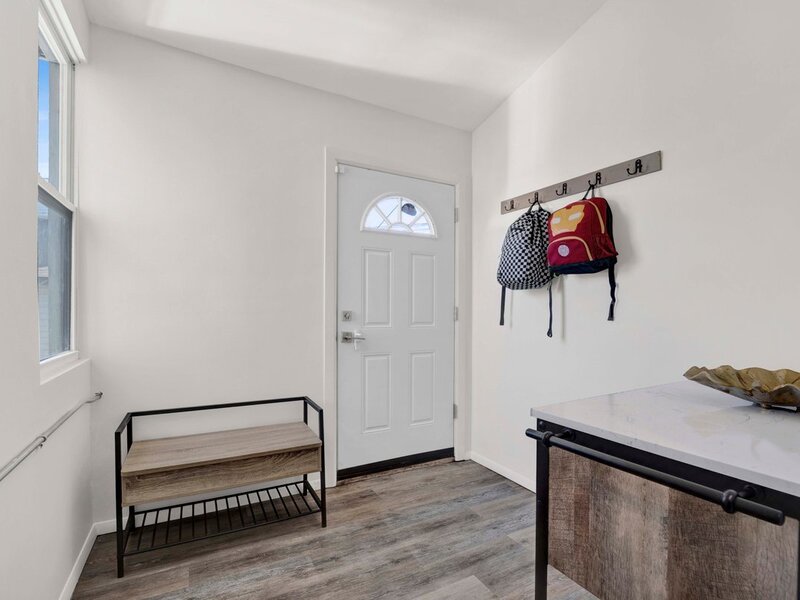 4627 S Saint Lawrence Avenue Chicago IL 60653