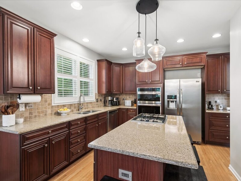 24 Tournament Drive Hawthorn Woods IL 60047