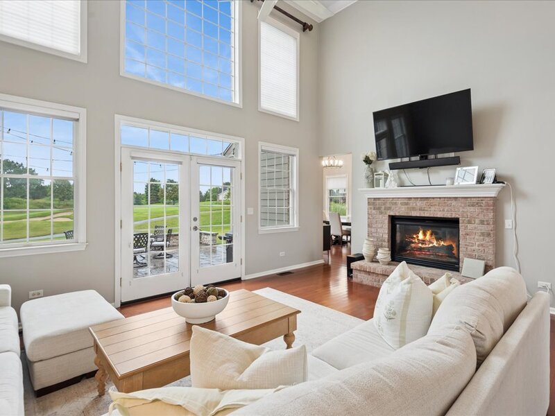 24 Tournament Drive Hawthorn Woods IL 60047