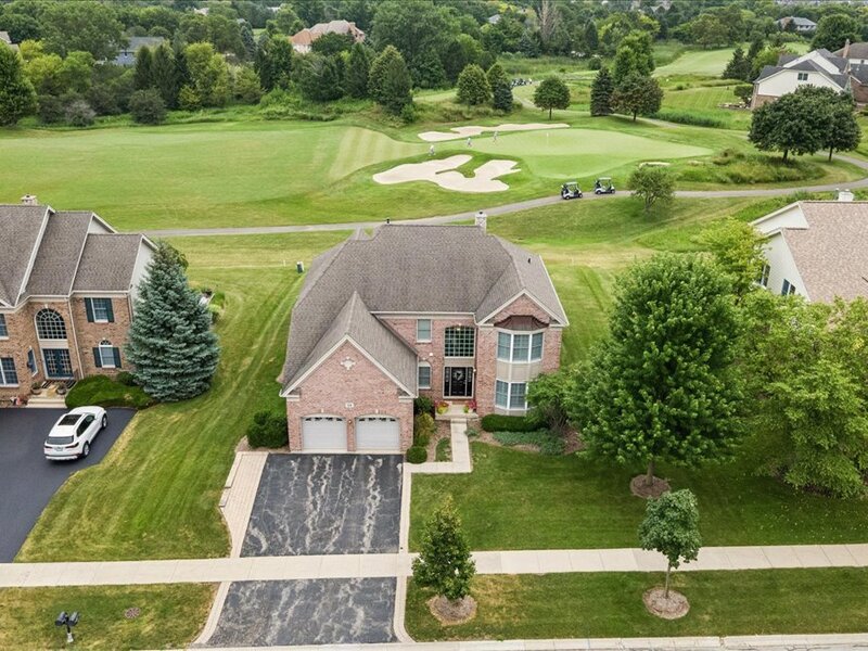 24 Tournament Drive Hawthorn Woods IL 60047