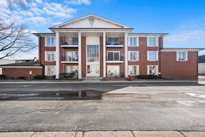 Photo of 5721 Circle Drive Oak Lawn IL 60453 Unit 304