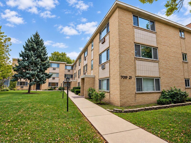 7019 N Ridge Boulevard Chicago IL 60645