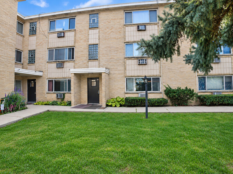 7019 N Ridge Boulevard Chicago IL 60645