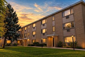 Photo of 7019 N Ridge Boulevard Chicago IL 60645 Unit 1D