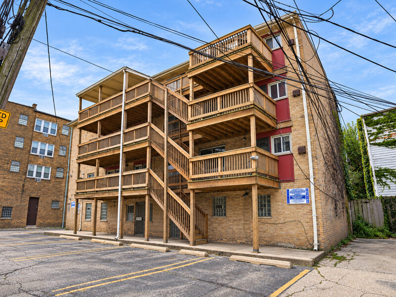7019 N Ridge Boulevard Chicago IL 60645