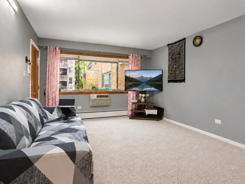 7019 N Ridge Boulevard Chicago IL 60645