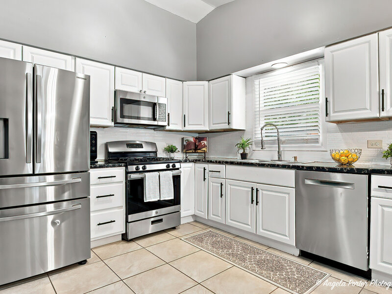 2714 Gilead Avenue Zion IL 60099