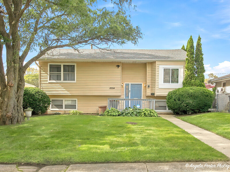 2714 Gilead Avenue Zion IL 60099