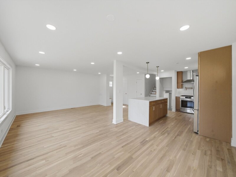 9356 S Oglesby Avenue Chicago IL 60617