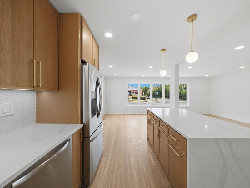 9356 S Oglesby Avenue Chicago IL 60617