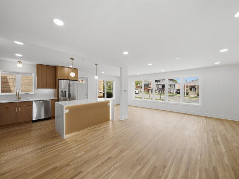 9356 S Oglesby Avenue Chicago IL 60617