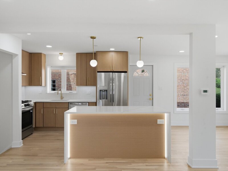 9356 S Oglesby Avenue Chicago IL 60617