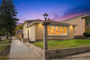 Photo of 9356 S Oglesby Avenue Chicago IL 60617