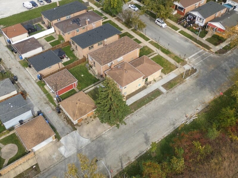 9356 S Oglesby Avenue Chicago IL 60617