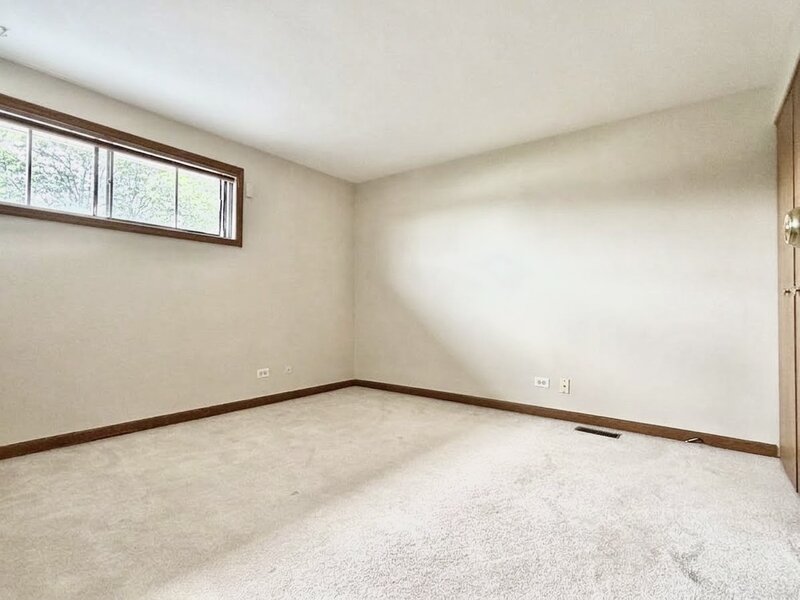 935 Shattuck Lane Schaumburg IL 60194