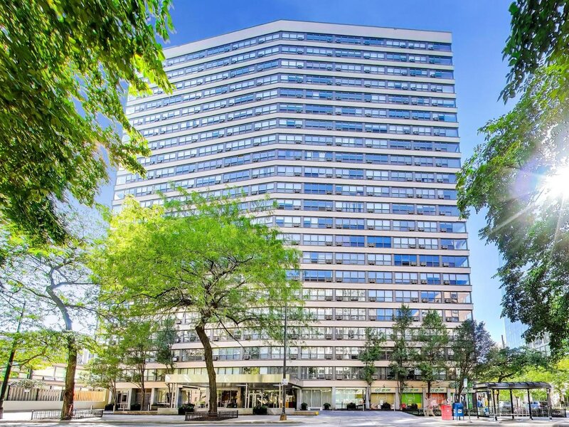 2930 N Sheridan Road Chicago IL 60657