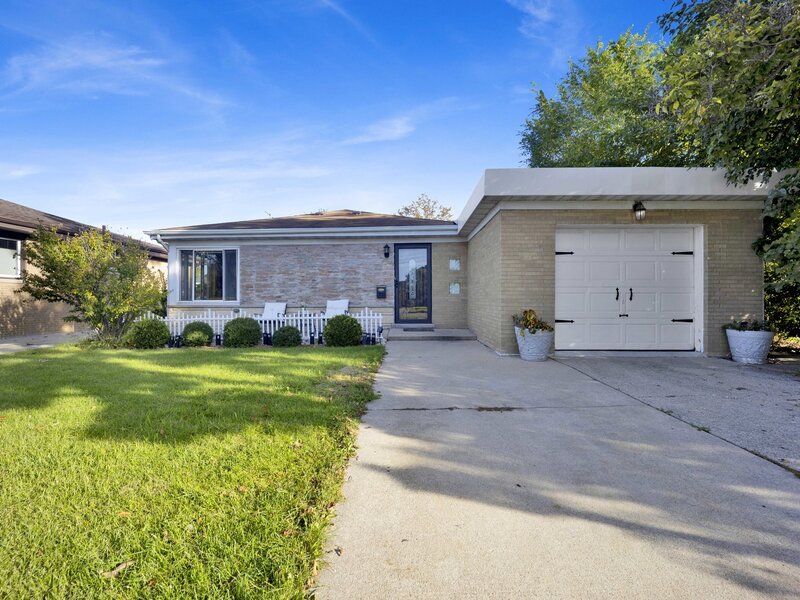 1520 Oakton Street Park Ridge IL 60068