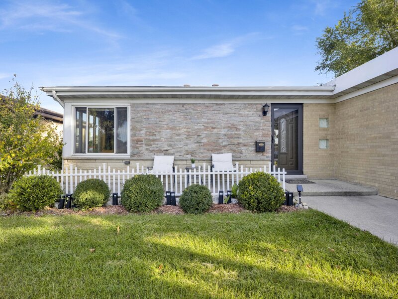 1520 Oakton Street Park Ridge IL 60068