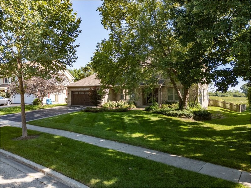 360 Ambria Drive Mundelein IL 60060