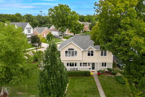 Photo of 393 S Hawthorne Avenue Elmhurst IL 60126
