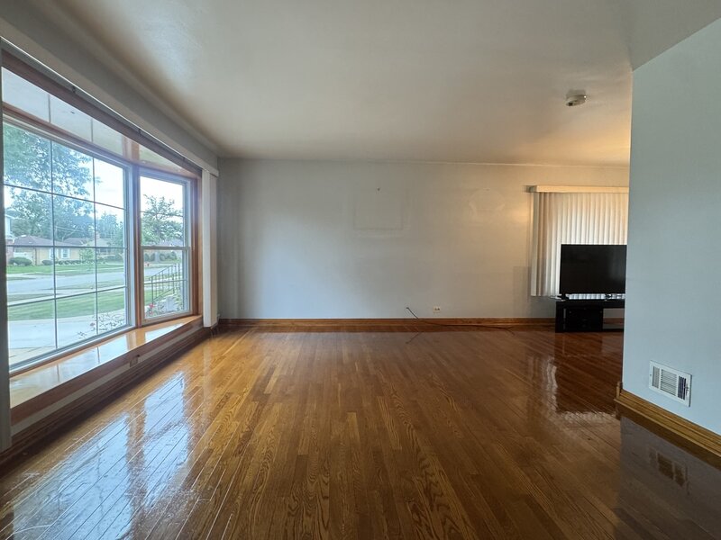 1934 Norfolk Avenue Westchester IL 60154