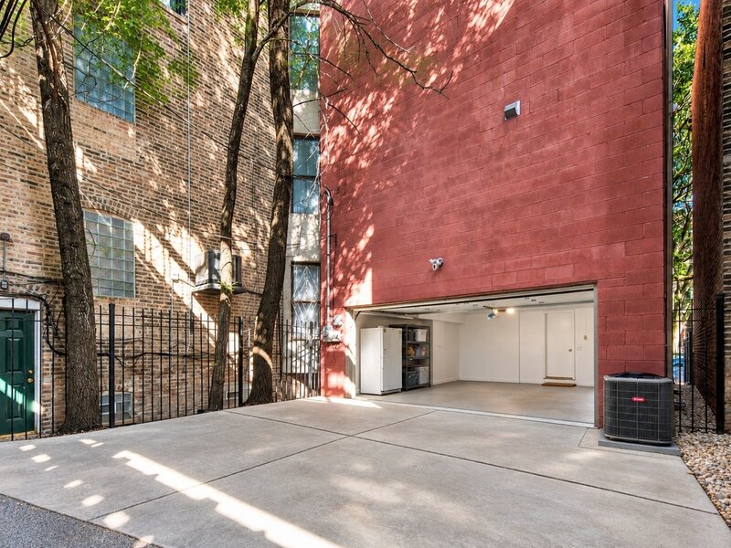 1958 N Bissell Street Chicago IL 60614