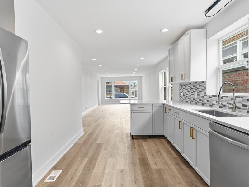 8820 S Ridgeland Avenue Chicago IL 60617