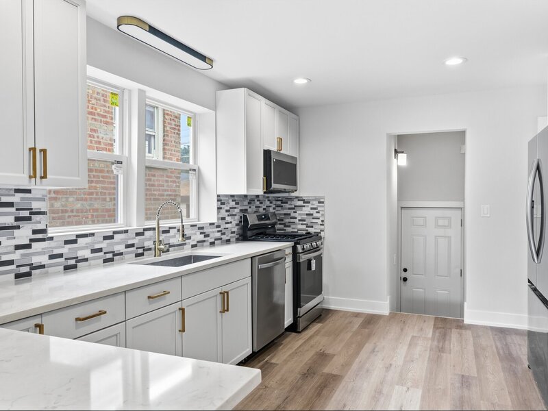 8820 S Ridgeland Avenue Chicago IL 60617
