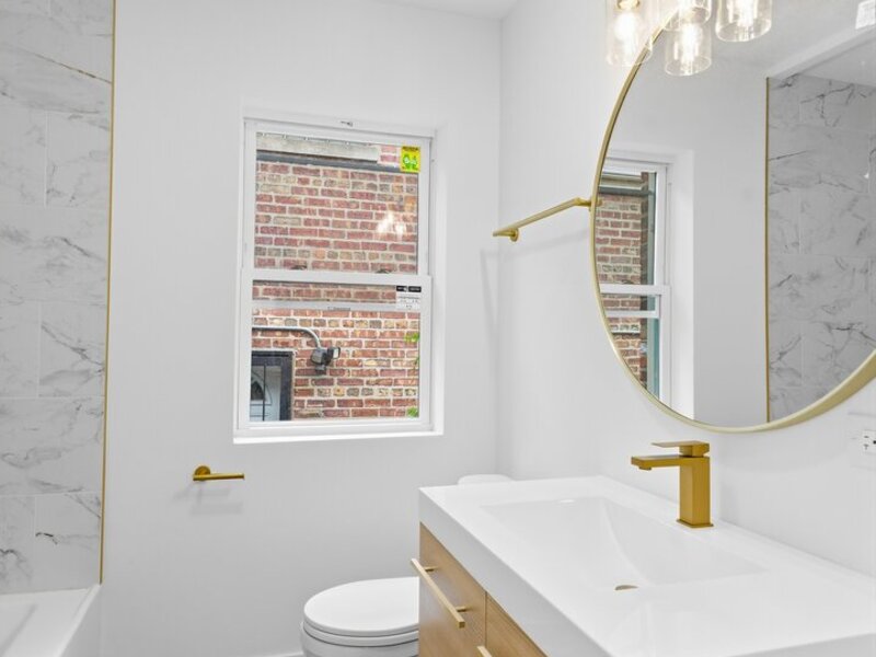 8820 S Ridgeland Avenue Chicago IL 60617