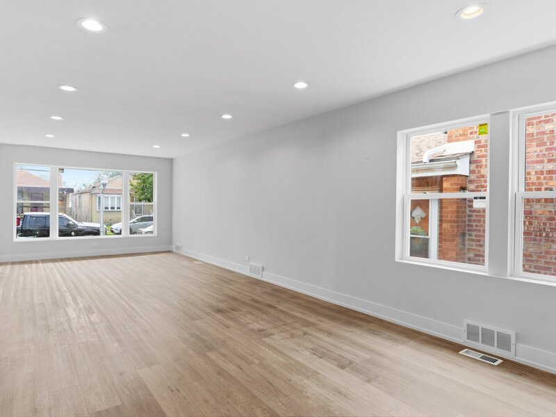 8820 S Ridgeland Avenue Chicago IL 60617