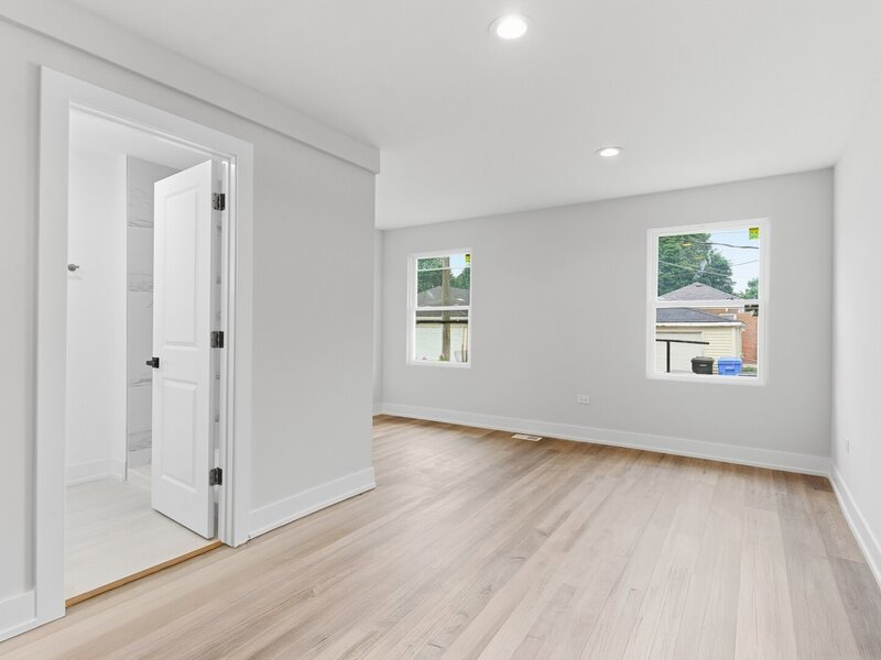 8820 S Ridgeland Avenue Chicago IL 60617