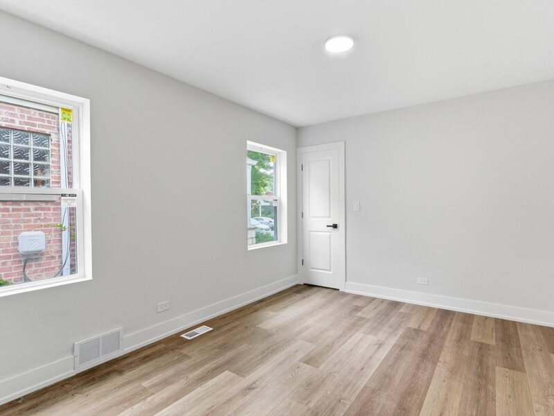 8820 S Ridgeland Avenue Chicago IL 60617